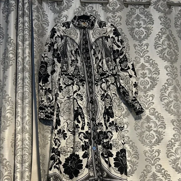 Farm Rio Black and White Floral midi dress size small - Picture 3 of 4